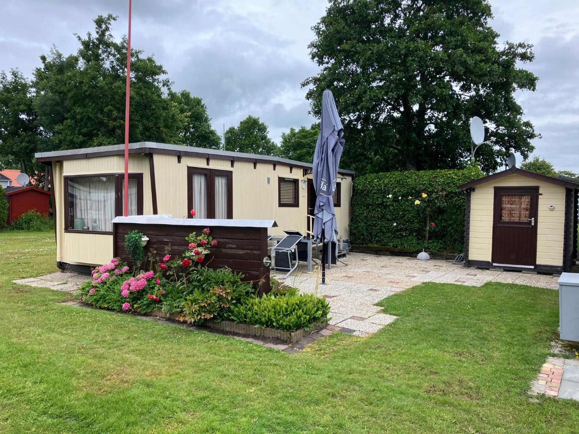 Villa Tiny House Cc4 - It Soal Workum Esterno foto